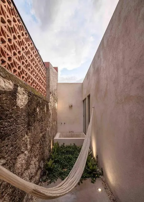 בית נופש מרידה Newly Restored House “Casa Lohr” With Private Pool מקסיקו